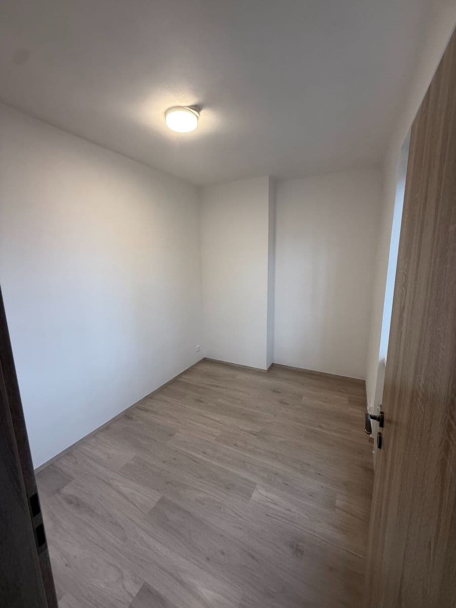 Prenájom bytu 3-izbový 55 m², Masarykova, Roztoky, Středočeský kraj Prenájom bytu 3-izbový 55 m², Masarykova, Roztoky, Středočeský kraj