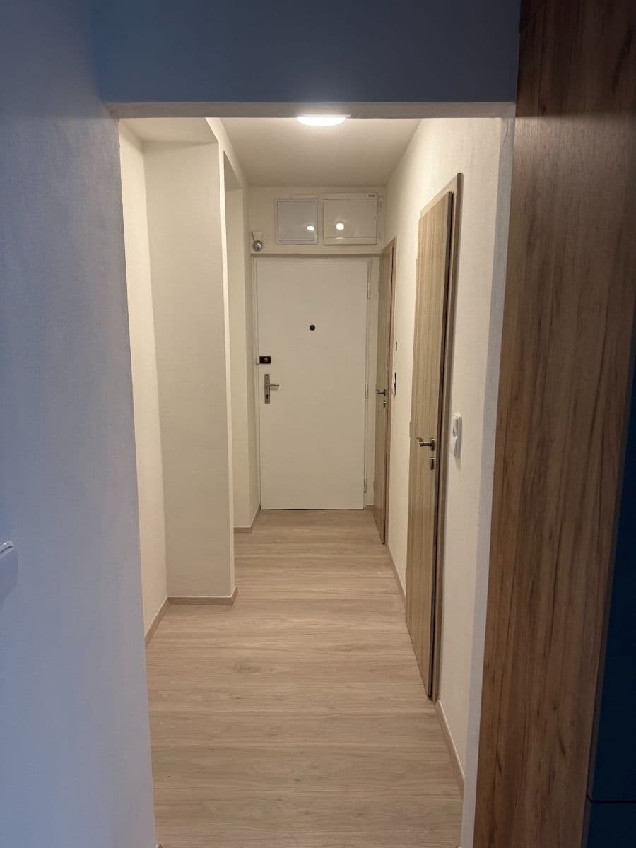 Prenájom bytu 3-izbový 55 m², Masarykova, Roztoky, Středočeský kraj Prenájom bytu 3-izbový 55 m², Masarykova, Roztoky, Středočeský kraj