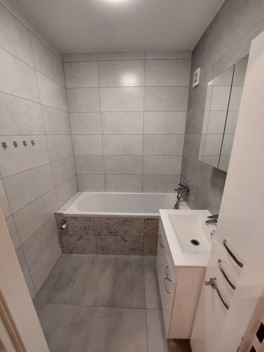 Prenájom bytu 3-izbový 67 m², Křejpského, Praha, Praha Prenájom bytu 3-izbový 67 m², Křejpského, Praha, Praha