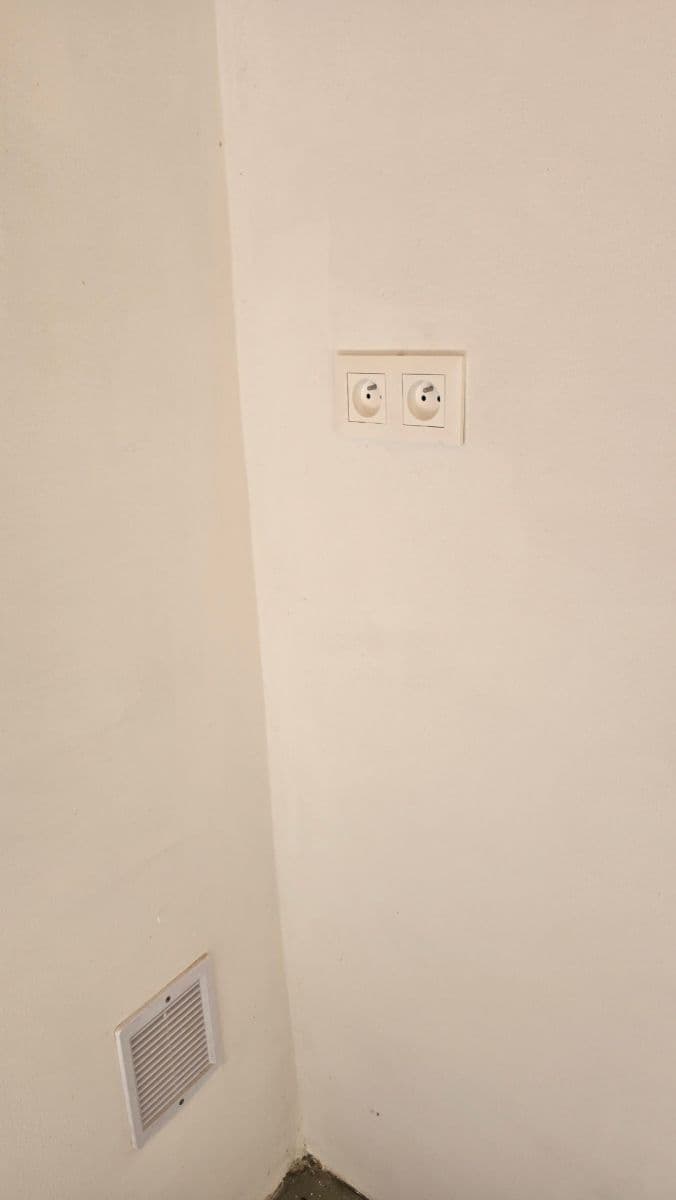 Prenájom garáže 19 m², Ostrov, Karlovarský kraj Prenájom garáže 19 m², Ostrov, Karlovarský kraj
