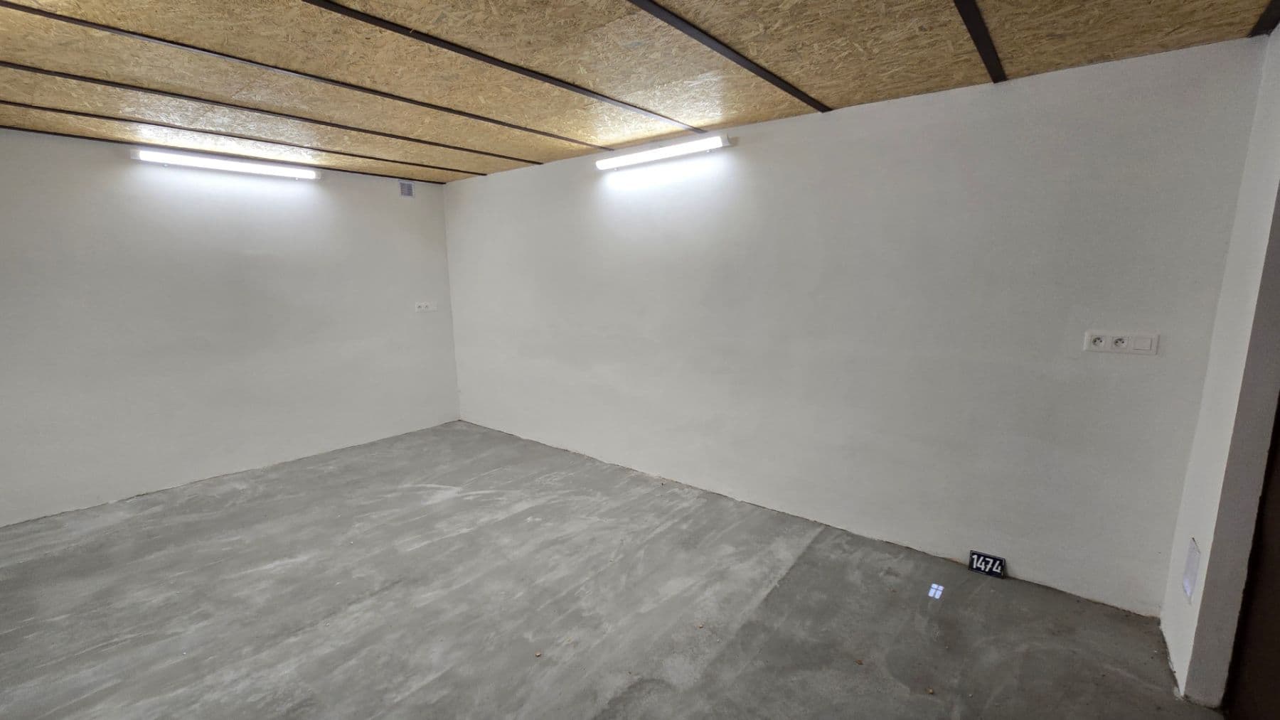 Prenájom garáže 19 m², Ostrov, Karlovarský kraj Prenájom garáže 19 m², Ostrov, Karlovarský kraj