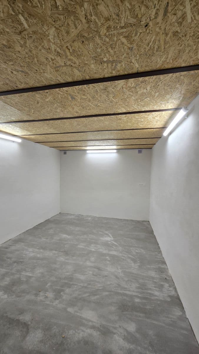 Prenájom garáže 19 m², Ostrov, Karlovarský kraj Prenájom garáže 19 m², Ostrov, Karlovarský kraj