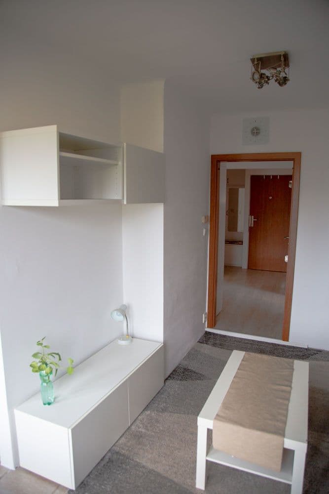 Prenájom bytu 3-izbový 70 m², Nad Tratí, Praha, Praha Prenájom bytu 3-izbový 70 m², Nad Tratí, Praha, Praha