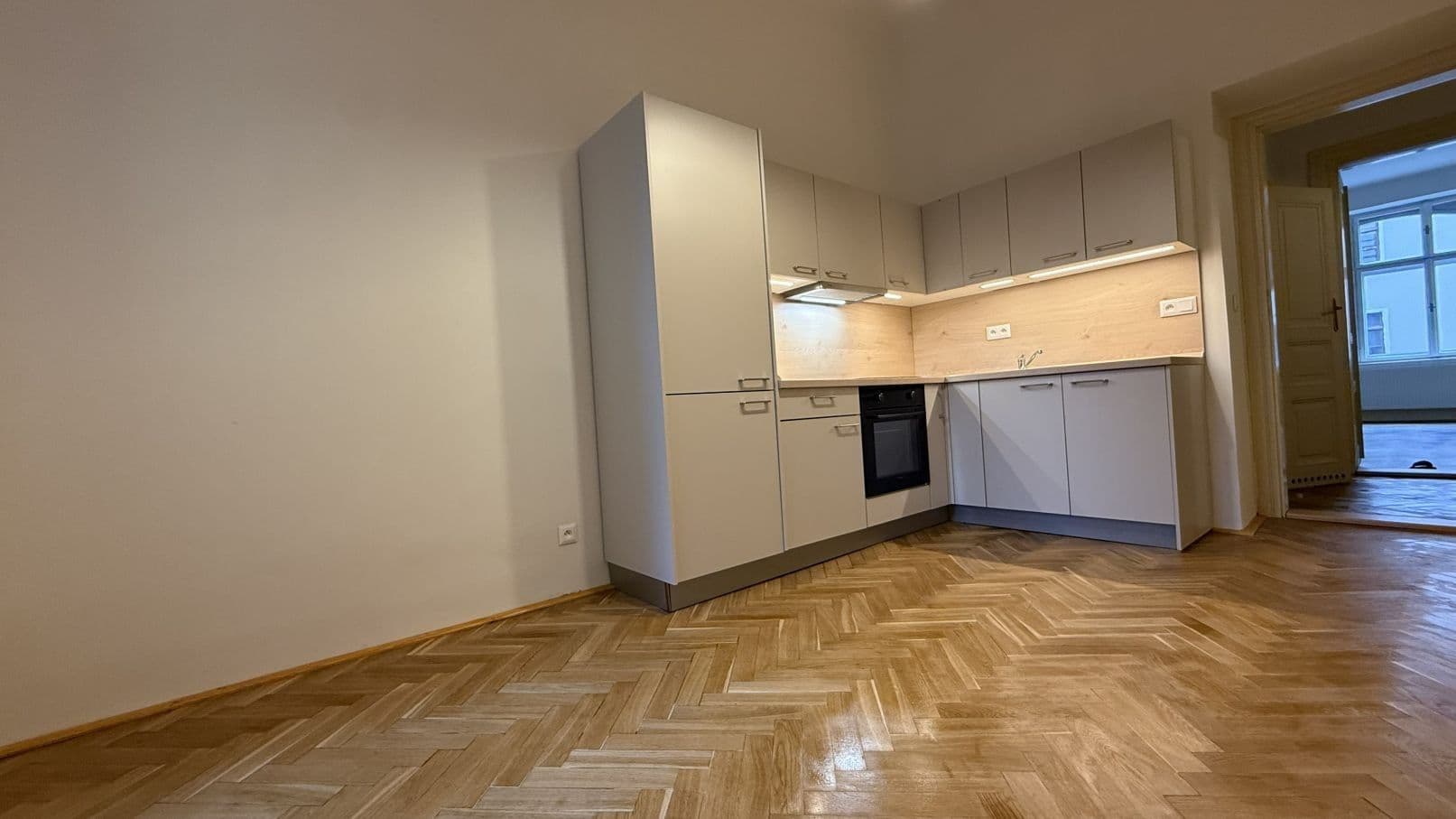 Prenájom bytu 2-izbový 70 m², Dukelských hrdinů, Praha, Praha Prenájom bytu 2-izbový 70 m², Dukelských hrdinů, Praha, Praha