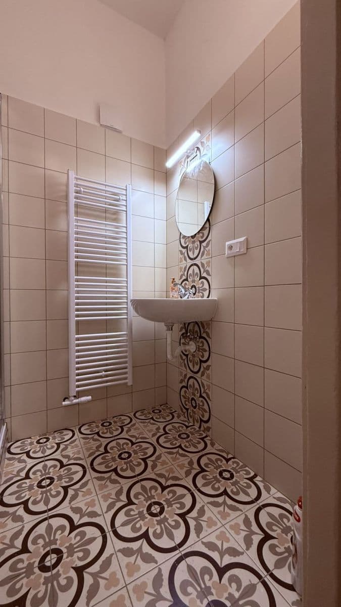 Prenájom bytu 2-izbový 70 m², Dukelských hrdinů, Praha, Praha Prenájom bytu 2-izbový 70 m², Dukelských hrdinů, Praha, Praha