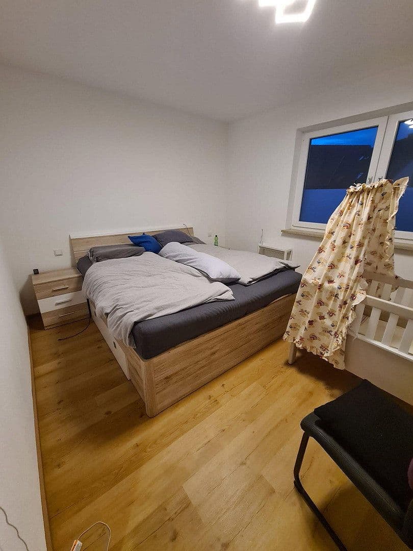 Prenájom bytu 3-izbový 90 m², Bechhofen, Bavorsko Prenájom bytu 3-izbový 90 m², Bechhofen, Bavorsko