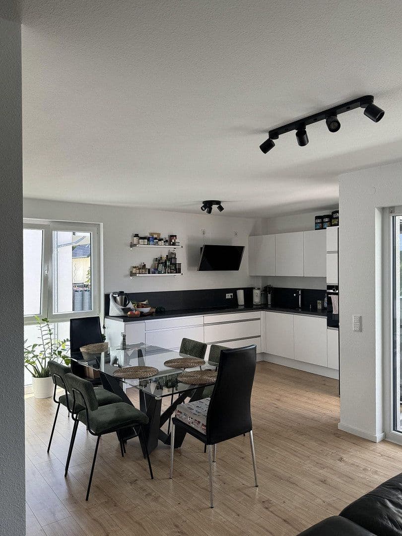 Prenájom bytu 3-izbový 88 m², Seligenstadt, Hesensko Prenájom bytu 3-izbový 88 m², Seligenstadt, Hesensko