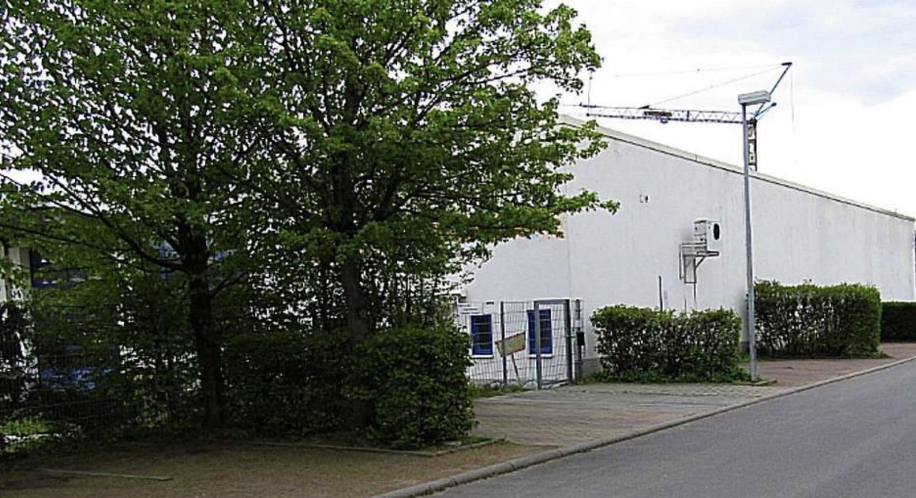 Prenájom nebytového priestoru 1.400 m², Groß-Bieberau, Hesensko Prenájom nebytového priestoru 1.400 m², Groß-Bieberau, Hesensko