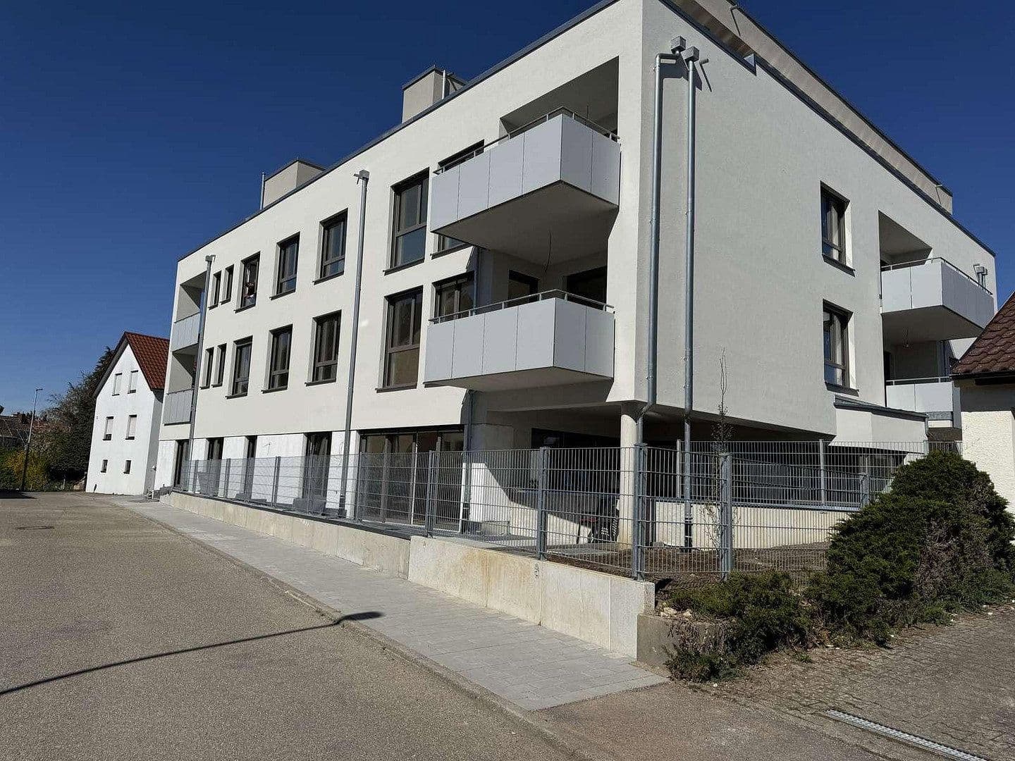 Prenájom bytu 3-izbový 94 m², Hauptstraße 62, Neckarwestheim, Bádensko-Wurttembersko Prenájom bytu 3-izbový 94 m², Hauptstraße 62, Neckarwestheim, Bádensko-Wurttembersko