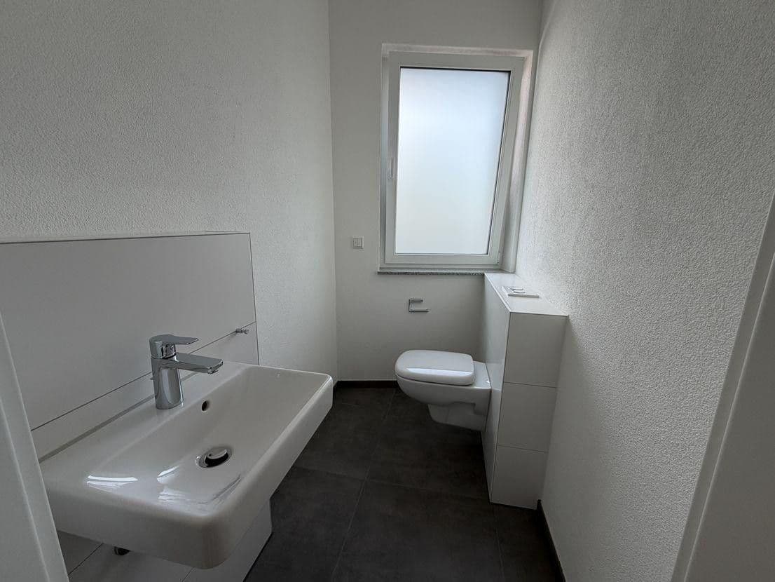 Prenájom bytu 3-izbový 94 m², Hauptstraße 62, Neckarwestheim, Bádensko-Wurttembersko Prenájom bytu 3-izbový 94 m², Hauptstraße 62, Neckarwestheim, Bádensko-Wurttembersko