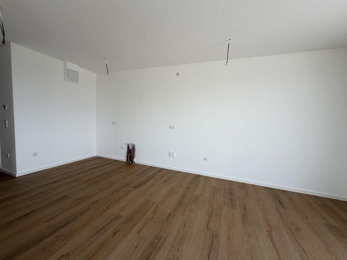 Prenájom bytu 3-izbový 94 m², Hauptstraße 62, Neckarwestheim, Bádensko-Wurttembersko Prenájom bytu 3-izbový 94 m², Hauptstraße 62, Neckarwestheim, Bádensko-Wurttembersko
