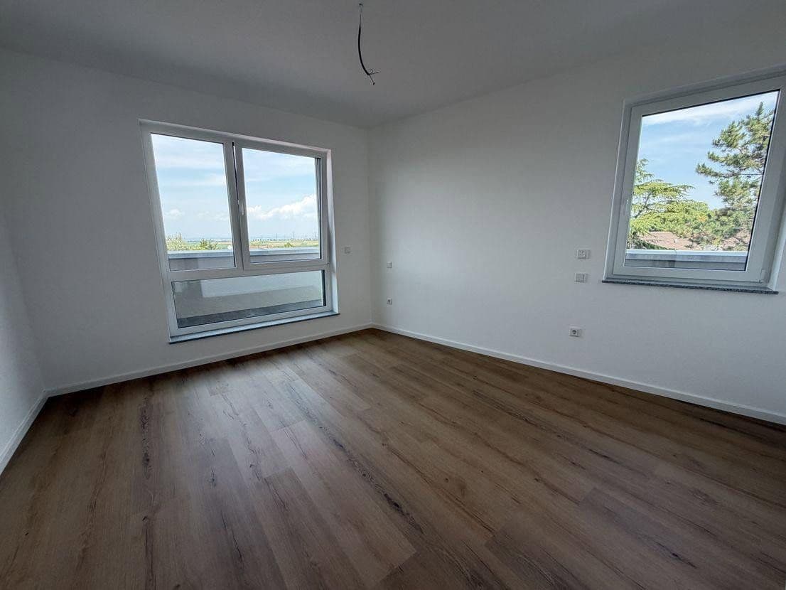 Prenájom bytu 3-izbový 94 m², Hauptstraße 62, Neckarwestheim, Bádensko-Wurttembersko Prenájom bytu 3-izbový 94 m², Hauptstraße 62, Neckarwestheim, Bádensko-Wurttembersko
