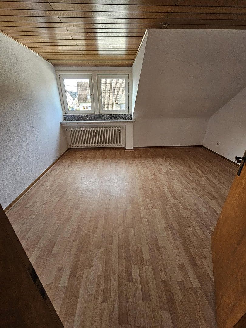 Prenájom bytu 3-izbový 82 m², Eichenweg 4, Hamm Sieg, Severné Porýnie - Westfálsko Prenájom bytu 3-izbový 82 m², Eichenweg 4, Hamm Sieg, Severné Porýnie - Westfálsko