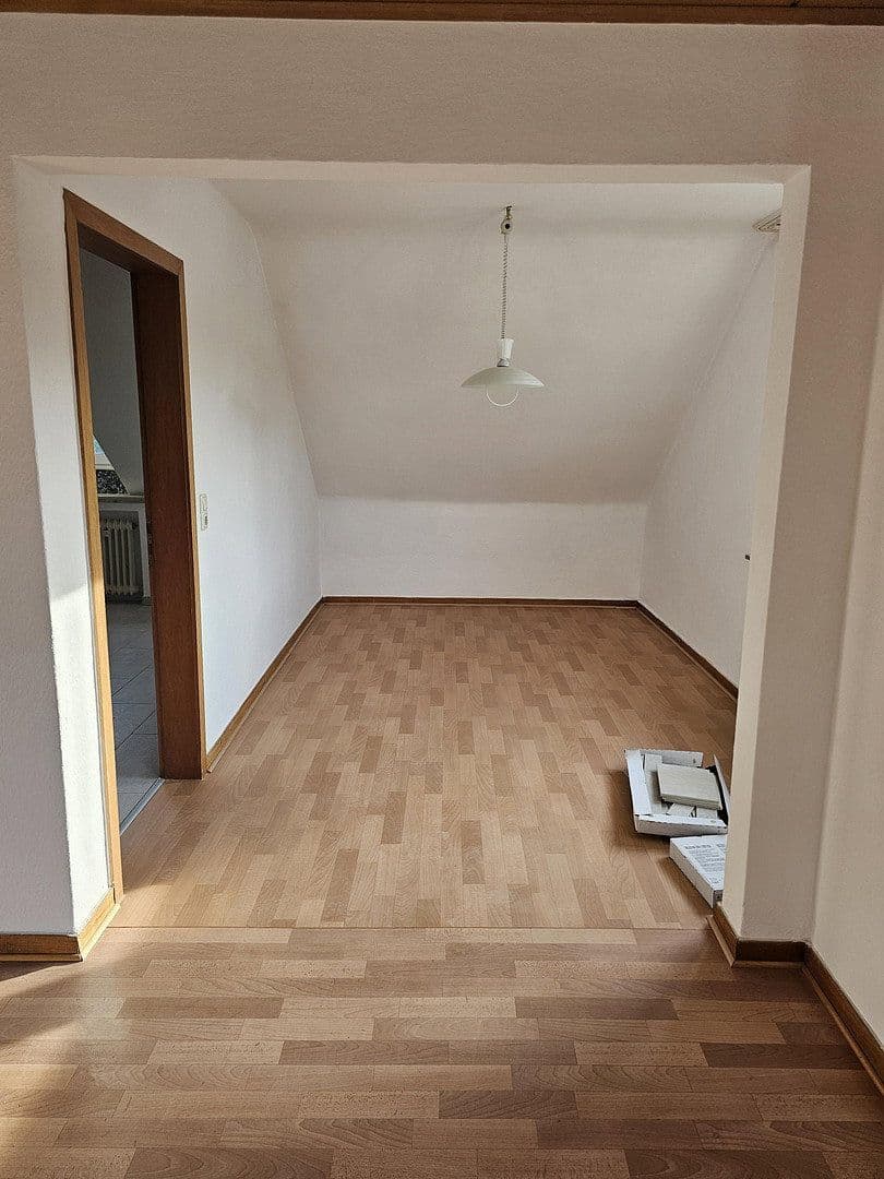 Prenájom bytu 3-izbový 82 m², Eichenweg 4, Hamm Sieg, Severné Porýnie - Westfálsko Prenájom bytu 3-izbový 82 m², Eichenweg 4, Hamm Sieg, Severné Porýnie - Westfálsko