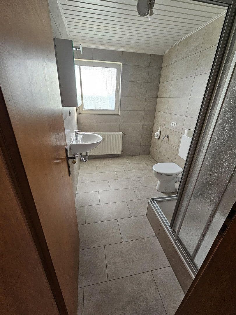 Prenájom bytu 3-izbový 82 m², Eichenweg 4, Hamm Sieg, Severné Porýnie - Westfálsko Prenájom bytu 3-izbový 82 m², Eichenweg 4, Hamm Sieg, Severné Porýnie - Westfálsko