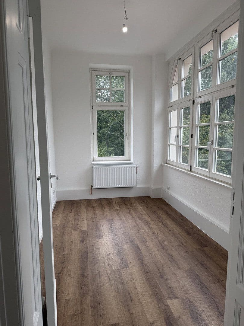 Prenájom kancelárie 122 m², Wilhelmstraße 4, Dallgow-Döberitz, Brandenbursko Prenájom kancelárie 122 m², Wilhelmstraße 4, Dallgow-Döberitz, Brandenbursko