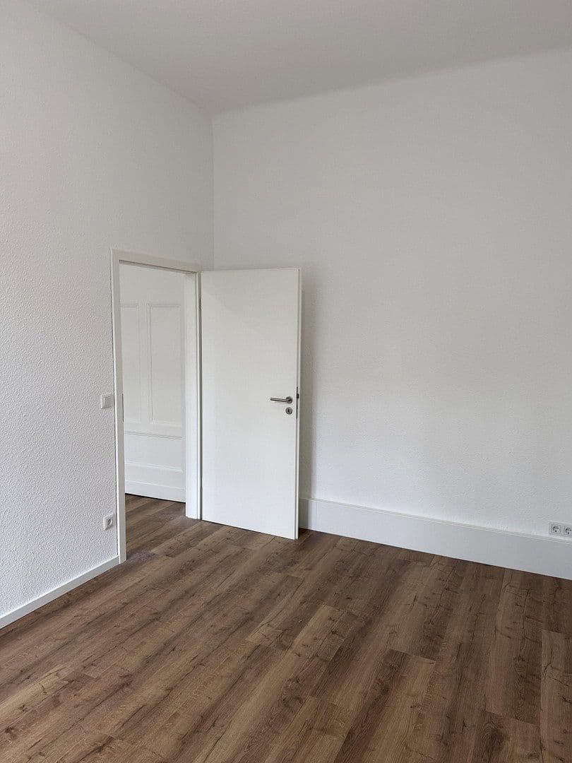 Prenájom kancelárie 122 m², Wilhelmstraße 4, Dallgow-Döberitz, Brandenbursko Prenájom kancelárie 122 m², Wilhelmstraße 4, Dallgow-Döberitz, Brandenbursko