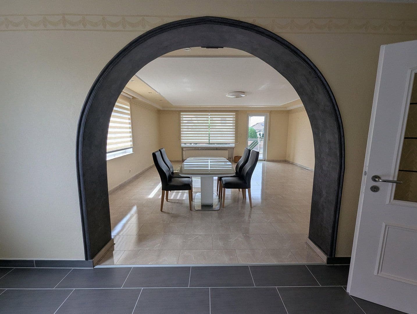 Predaj domu 234 m², pozemok 939 m², Hessisch Lichtenau, Hesensko Predaj domu 234 m², pozemok 939 m², Hessisch Lichtenau, Hesensko
