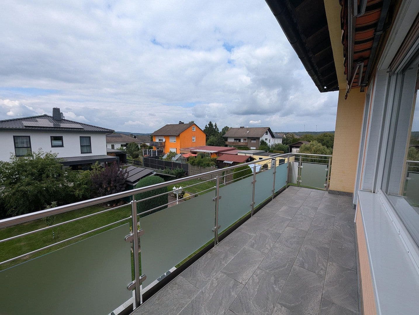 Predaj domu 234 m², pozemok 939 m², Hessisch Lichtenau, Hesensko Predaj domu 234 m², pozemok 939 m², Hessisch Lichtenau, Hesensko