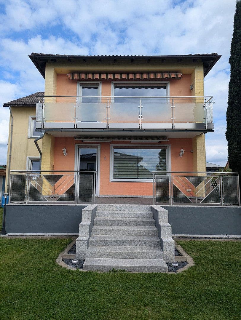 Predaj domu 234 m², pozemok 939 m², Hessisch Lichtenau, Hesensko Predaj domu 234 m², pozemok 939 m², Hessisch Lichtenau, Hesensko