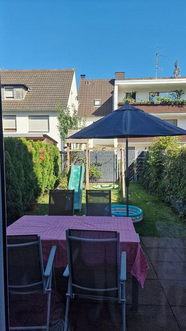 Predaj domu 143 m², pozemok 225 m², Rösrath, Severné Porýnie - Westfálsko Predaj domu 143 m², pozemok 225 m², Rösrath, Severné Porýnie - Westfálsko