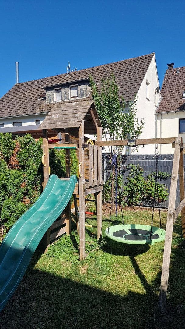 Predaj domu 143 m², pozemok 225 m², Rösrath, Severné Porýnie - Westfálsko Predaj domu 143 m², pozemok 225 m², Rösrath, Severné Porýnie - Westfálsko