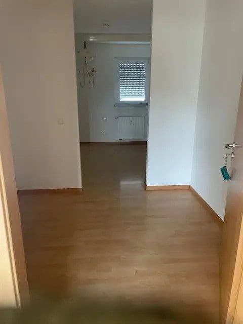 Prenájom bytu 2-izbový 105 m², Backnang, Bádensko-Wurttembersko Prenájom bytu 2-izbový 105 m², Backnang, Bádensko-Wurttembersko