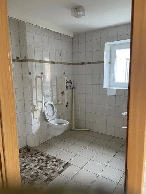 Prenájom bytu 2-izbový 105 m², Backnang, Bádensko-Wurttembersko Prenájom bytu 2-izbový 105 m², Backnang, Bádensko-Wurttembersko