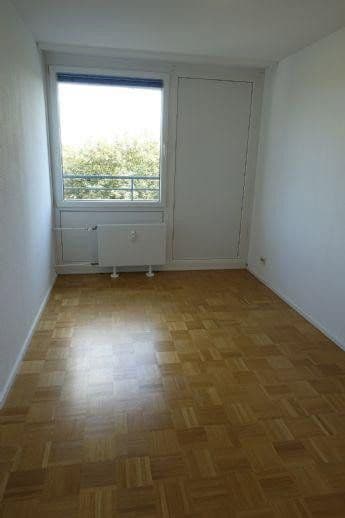 Prenájom bytu 3-izbový 80 m², Im Asemwald, Stuttgart, Bádensko-Wurttembersko Prenájom bytu 3-izbový 80 m², Im Asemwald, Stuttgart, Bádensko-Wurttembersko
