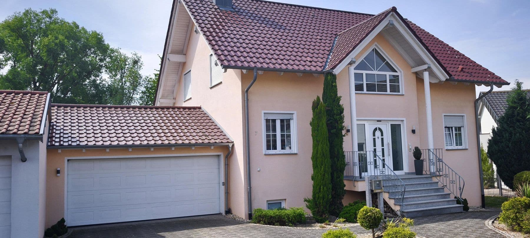 Predaj domu 215 m², pozemok 516 m², Neuenstadt am Kocher, Bádensko-Wurttembersko Predaj domu 215 m², pozemok 516 m², Neuenstadt am Kocher, Bádensko-Wurttembersko