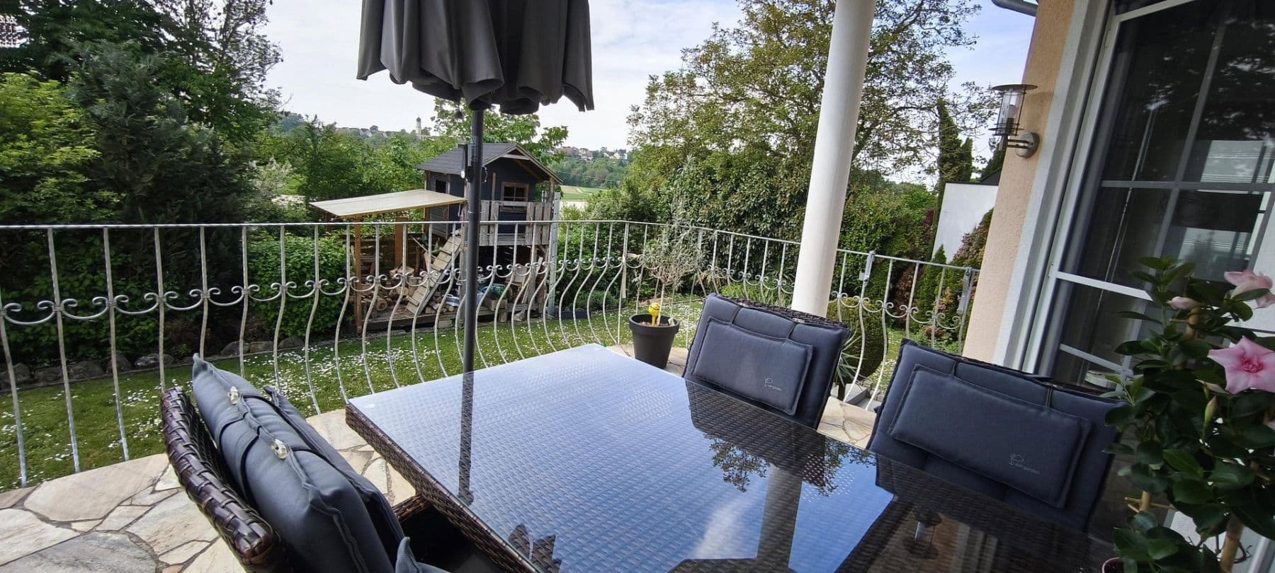 Predaj domu 215 m², pozemok 516 m², Neuenstadt am Kocher, Bádensko-Wurttembersko Predaj domu 215 m², pozemok 516 m², Neuenstadt am Kocher, Bádensko-Wurttembersko