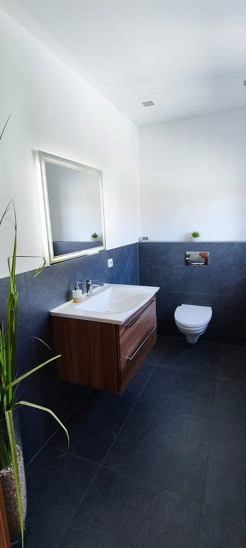 Predaj domu 215 m², pozemok 516 m², Neuenstadt am Kocher, Bádensko-Wurttembersko Predaj domu 215 m², pozemok 516 m², Neuenstadt am Kocher, Bádensko-Wurttembersko