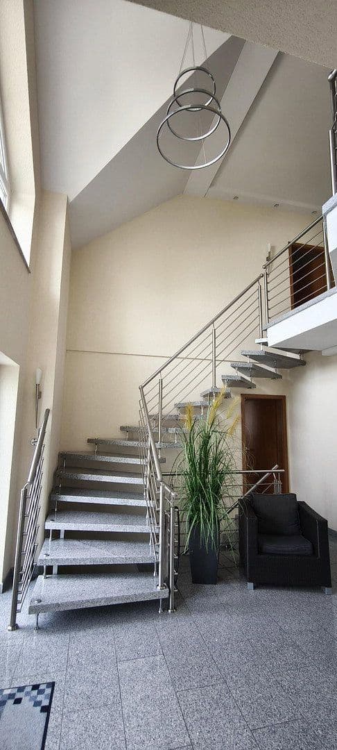Predaj domu 215 m², pozemok 516 m², Neuenstadt am Kocher, Bádensko-Wurttembersko Predaj domu 215 m², pozemok 516 m², Neuenstadt am Kocher, Bádensko-Wurttembersko