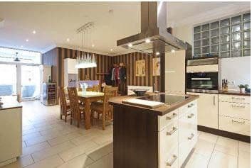 Predaj bytu 5-izbový 153 m², Stuttgart, Bádensko-Wurttembersko Predaj bytu 5-izbový 153 m², Stuttgart, Bádensko-Wurttembersko
