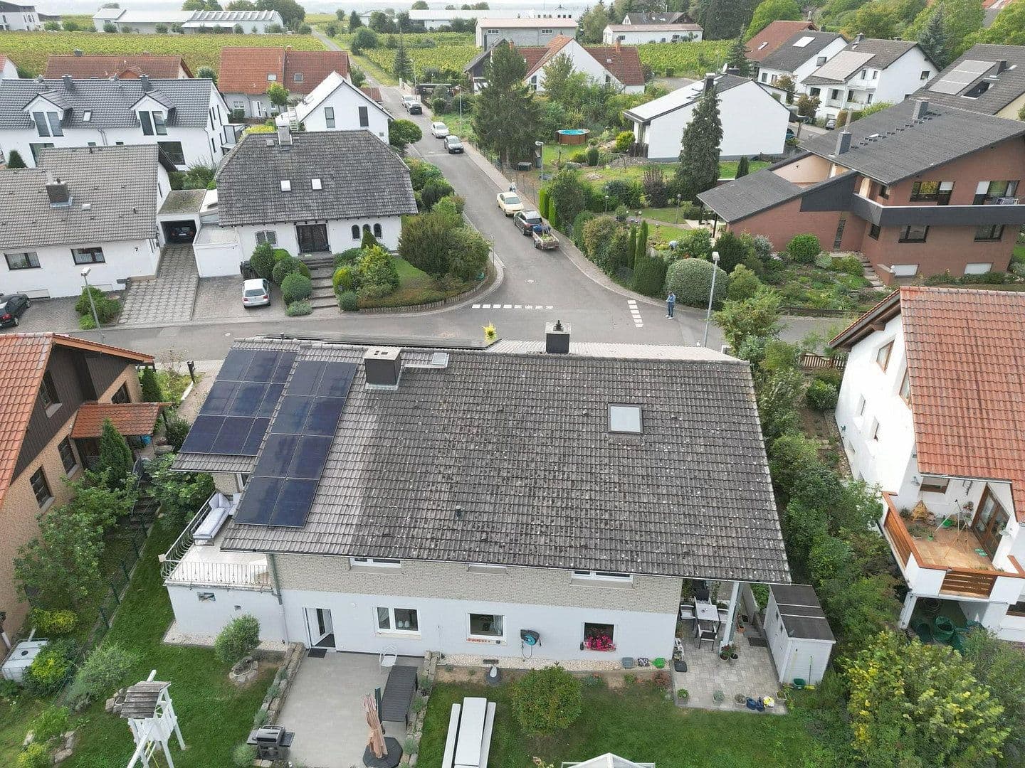 Predaj domu 281 m², pozemok 802 m², Essenheim, Porýnie-Falcko Predaj domu 281 m², pozemok 802 m², Essenheim, Porýnie-Falcko