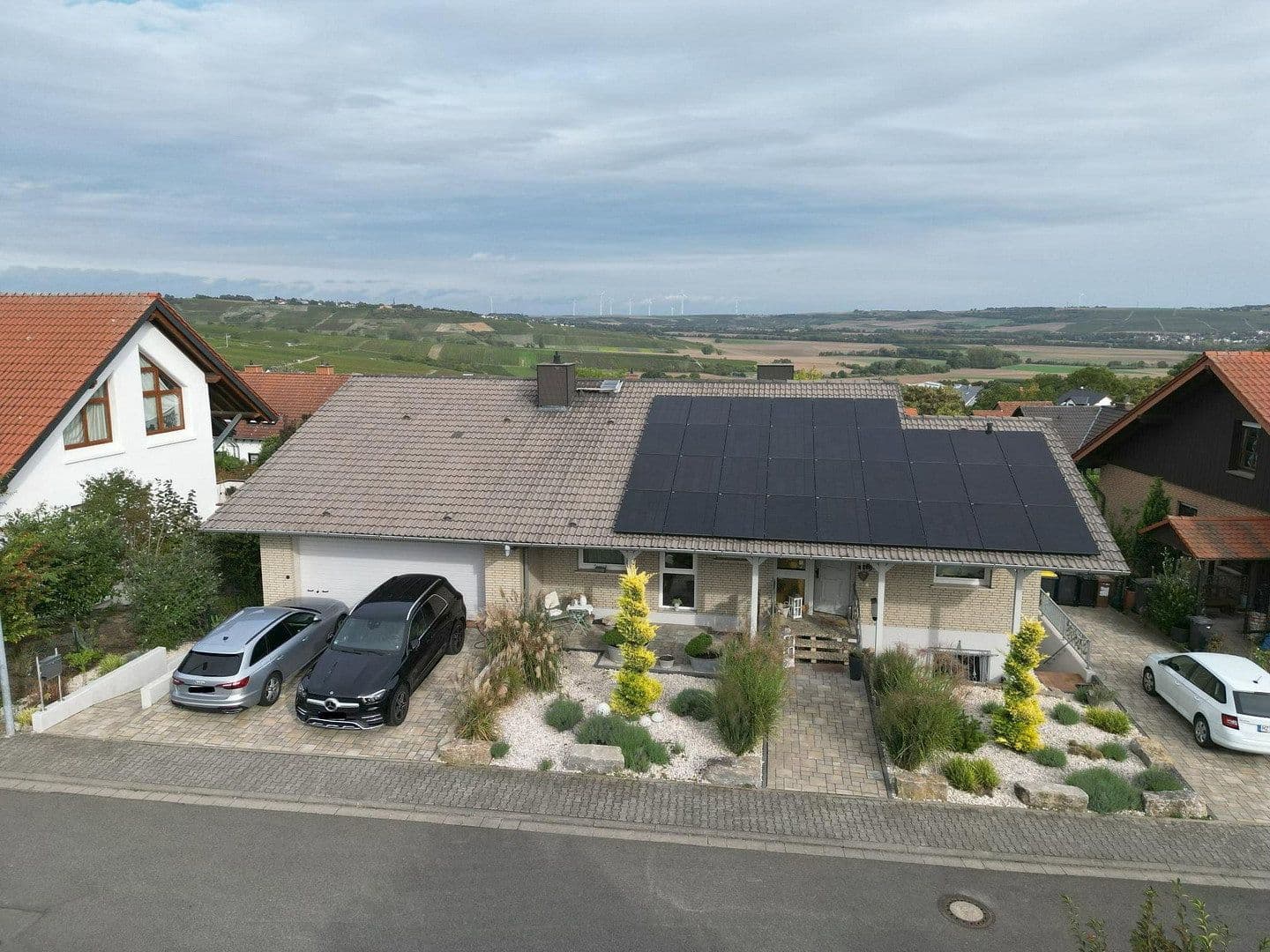 Predaj domu 281 m², pozemok 802 m², Essenheim, Porýnie-Falcko Predaj domu 281 m², pozemok 802 m², Essenheim, Porýnie-Falcko