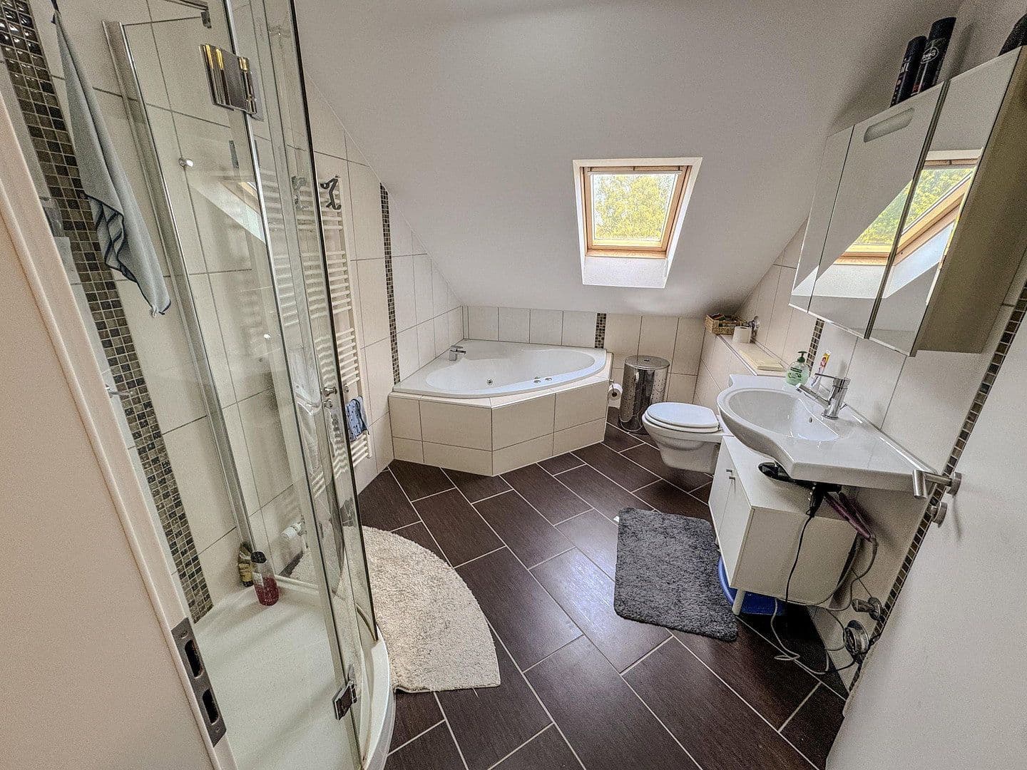 Prenájom bytu 4-izbový 101 m², Raiffeisenstr. 13, Dormitz, Bavorsko Prenájom bytu 4-izbový 101 m², Raiffeisenstr. 13, Dormitz, Bavorsko