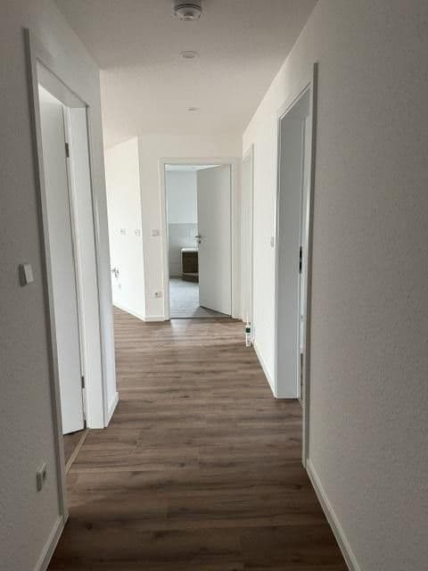 Prenájom bytu 5-izbový 140 m², Zwickauer Straße 483, Chemnitz, Sasko Prenájom bytu 5-izbový 140 m², Zwickauer Straße 483, Chemnitz, Sasko