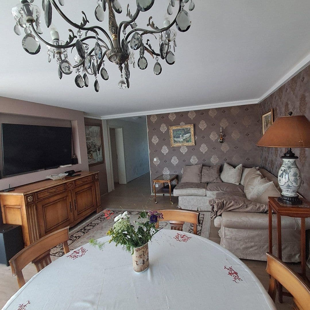 Predaj bytu 4-izbový 117 m², Stuttgart, Bádensko-Wurttembersko Predaj bytu 4-izbový 117 m², Stuttgart, Bádensko-Wurttembersko