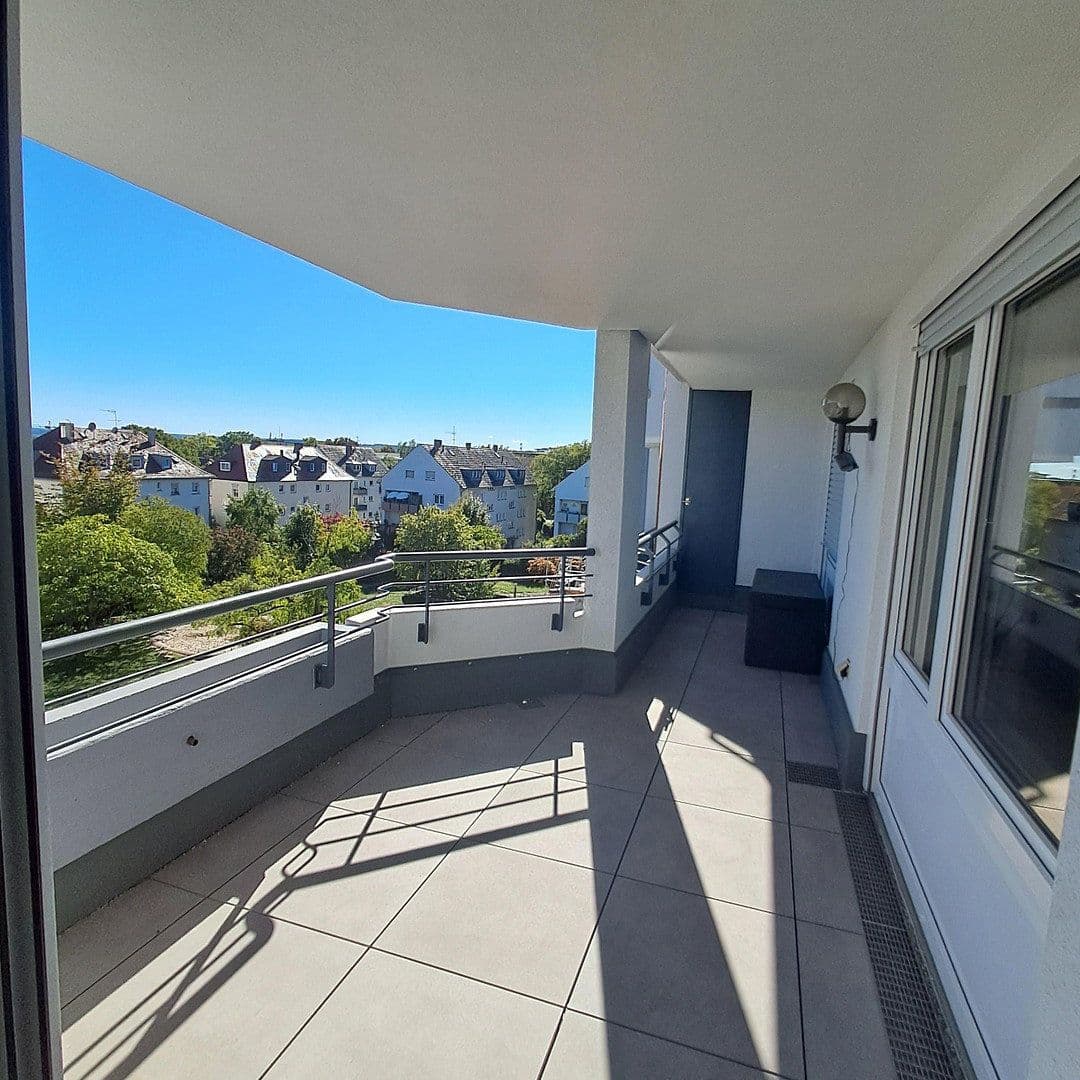 Predaj bytu 4-izbový 117 m², Stuttgart, Bádensko-Wurttembersko Predaj bytu 4-izbový 117 m², Stuttgart, Bádensko-Wurttembersko