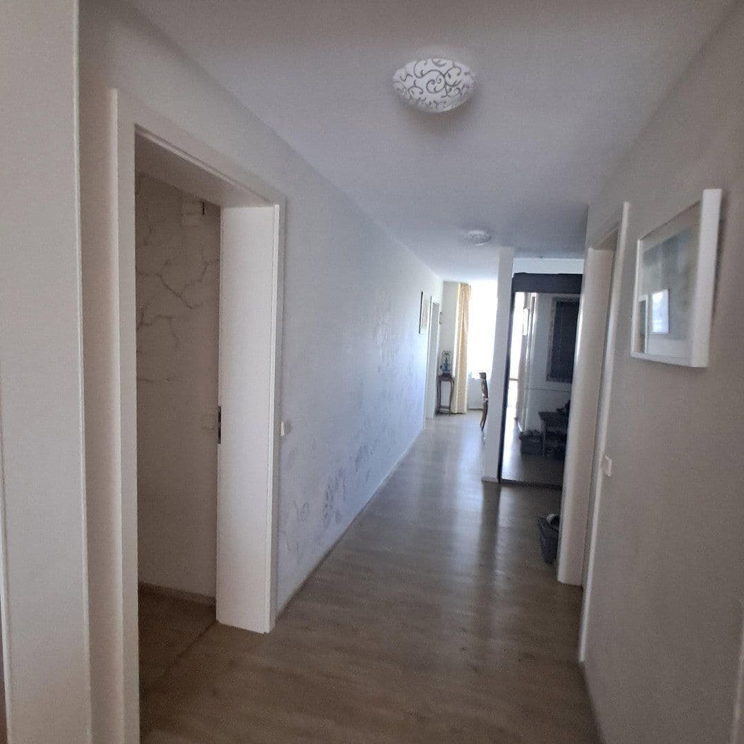 Predaj bytu 4-izbový 117 m², Stuttgart, Bádensko-Wurttembersko Predaj bytu 4-izbový 117 m², Stuttgart, Bádensko-Wurttembersko