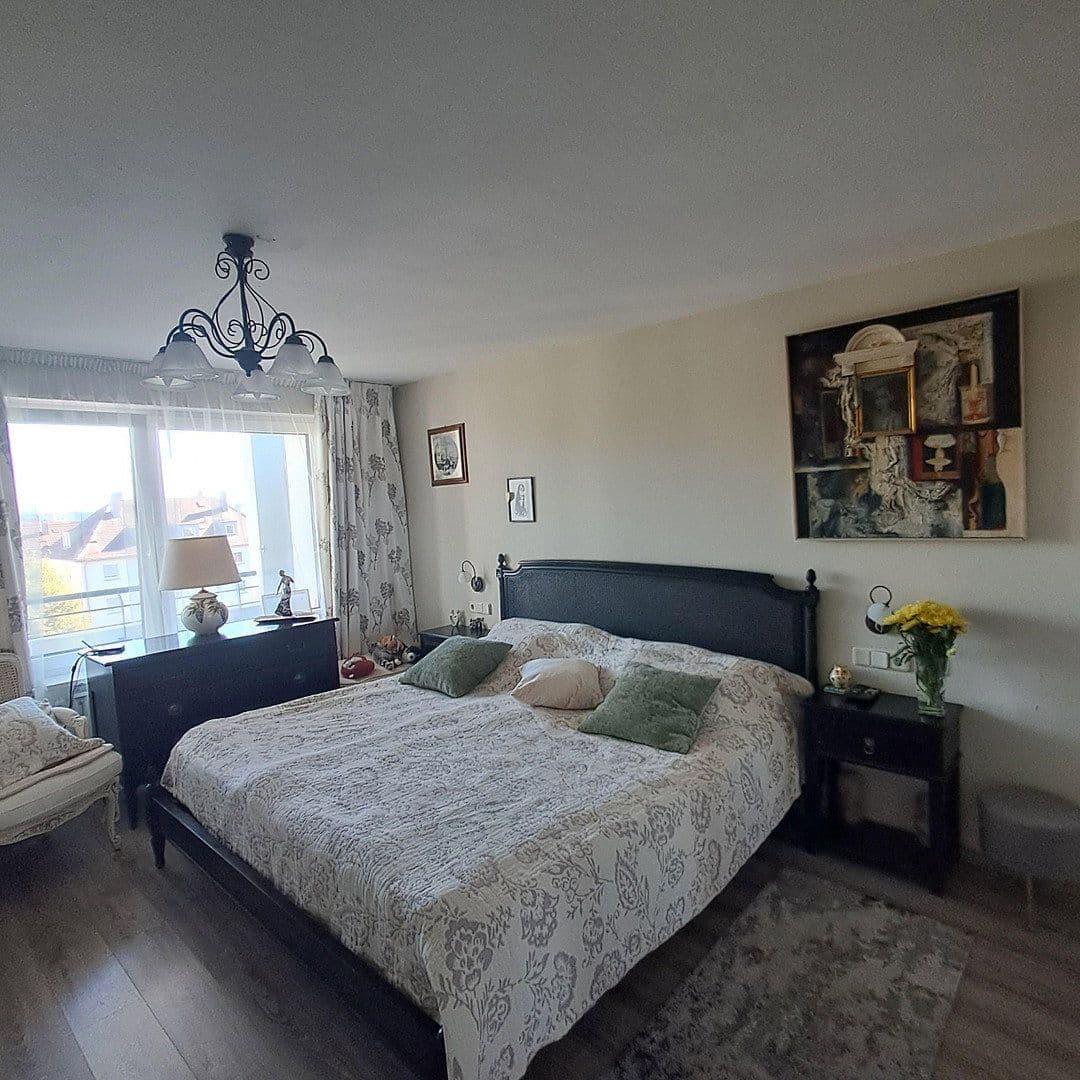 Predaj bytu 4-izbový 117 m², Stuttgart, Bádensko-Wurttembersko Predaj bytu 4-izbový 117 m², Stuttgart, Bádensko-Wurttembersko