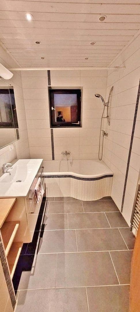 Prenájom bytu 4-izbový 97 m², Austr. 6, Fischach, Bavorsko Prenájom bytu 4-izbový 97 m², Austr. 6, Fischach, Bavorsko