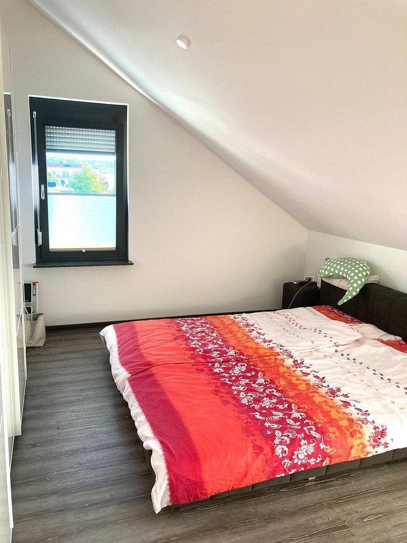 Prenájom bytu 4-izbový 143 m², Annaweg 2, Holzgerlingen, Bádensko-Wurttembersko Prenájom bytu 4-izbový 143 m², Annaweg 2, Holzgerlingen, Bádensko-Wurttembersko