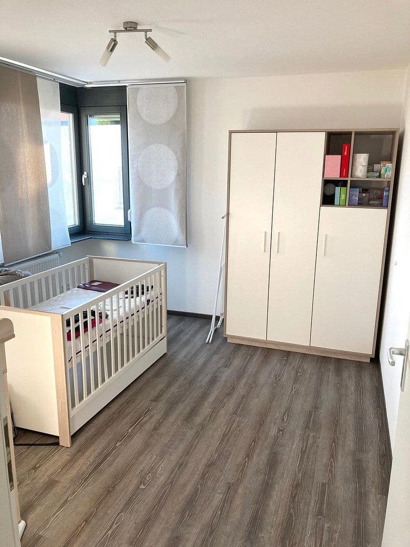 Prenájom bytu 4-izbový 143 m², Annaweg 2, Holzgerlingen, Bádensko-Wurttembersko Prenájom bytu 4-izbový 143 m², Annaweg 2, Holzgerlingen, Bádensko-Wurttembersko