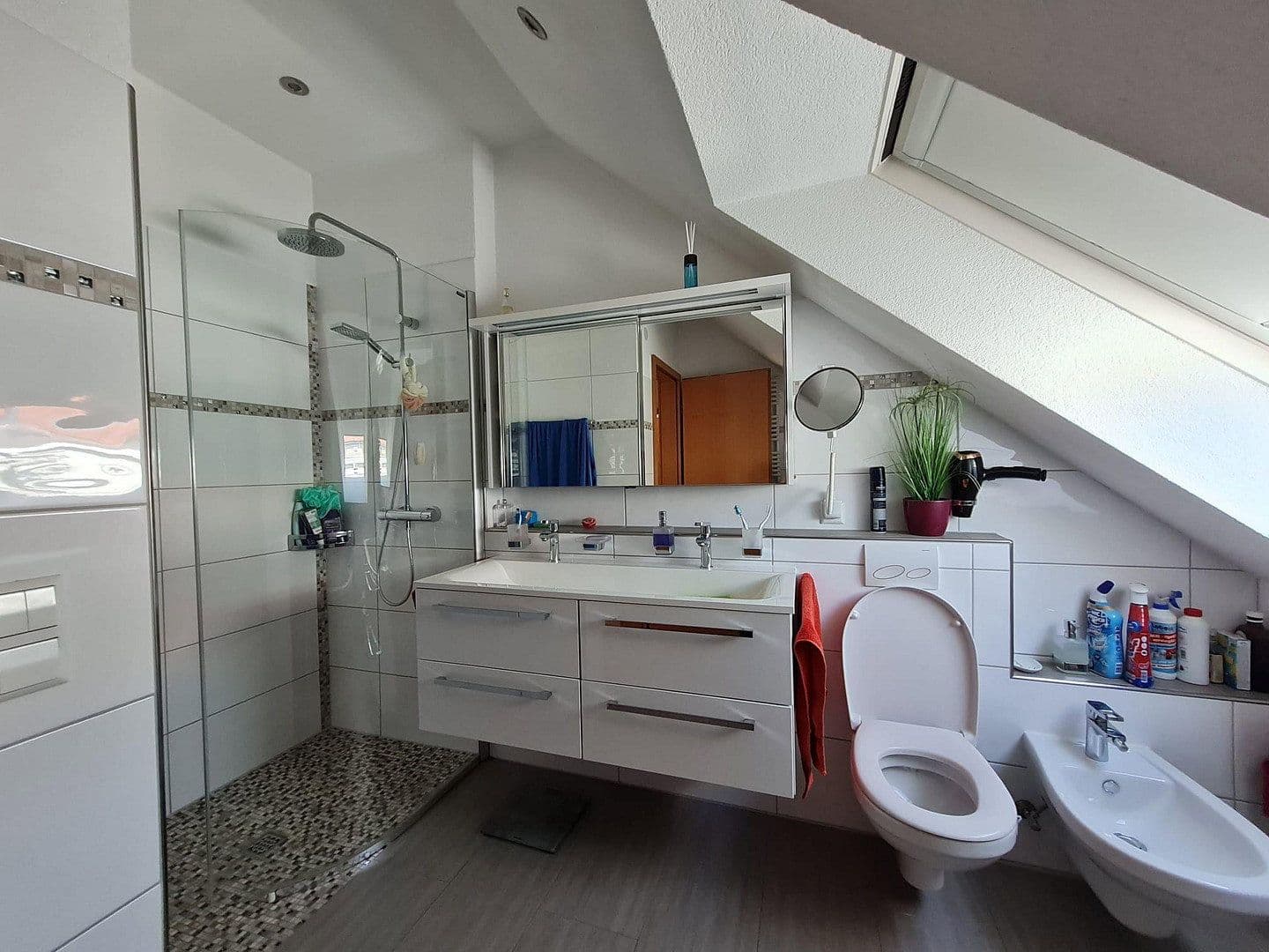 Predaj domu 130 m², pozemok 276 m², Tengen, Bádensko-Wurttembersko Predaj domu 130 m², pozemok 276 m², Tengen, Bádensko-Wurttembersko