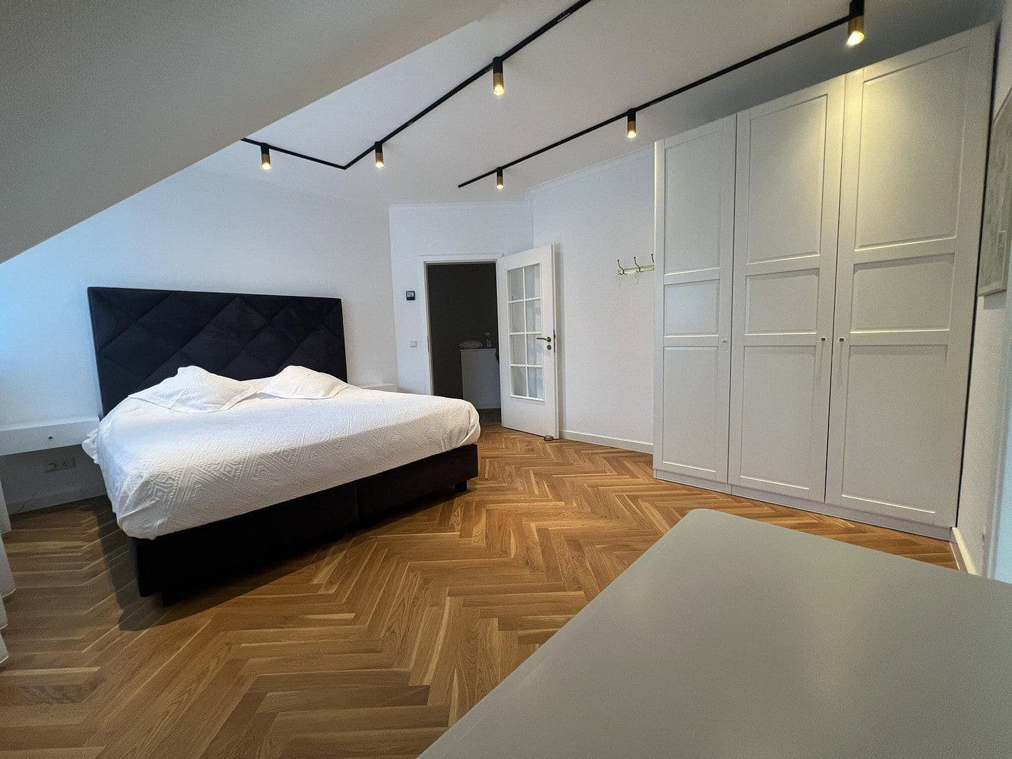 Predaj domu 301 m², pozemok 1.047 m², An der Silberkuhle 5, Reichshof, Severné Porýnie - Westfálsko Predaj domu 301 m², pozemok 1.047 m², An der Silberkuhle 5, Reichshof, Severné Porýnie - Westfálsko