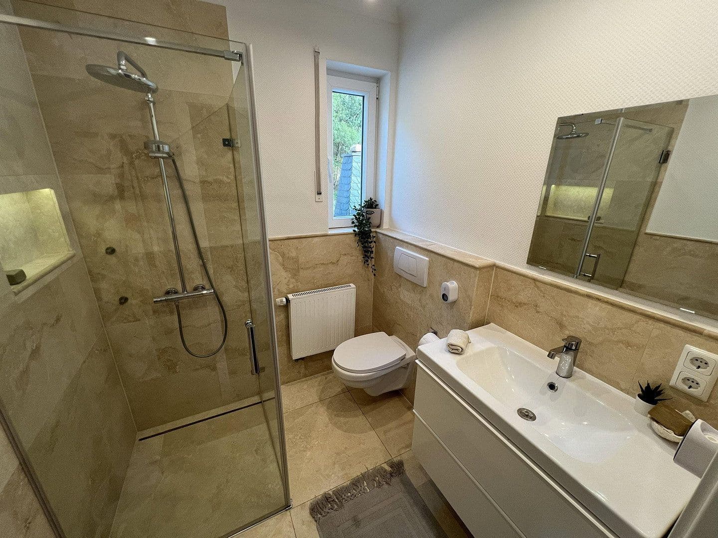 Predaj domu 301 m², pozemok 1.047 m², An der Silberkuhle 5, Reichshof, Severné Porýnie - Westfálsko Predaj domu 301 m², pozemok 1.047 m², An der Silberkuhle 5, Reichshof, Severné Porýnie - Westfálsko