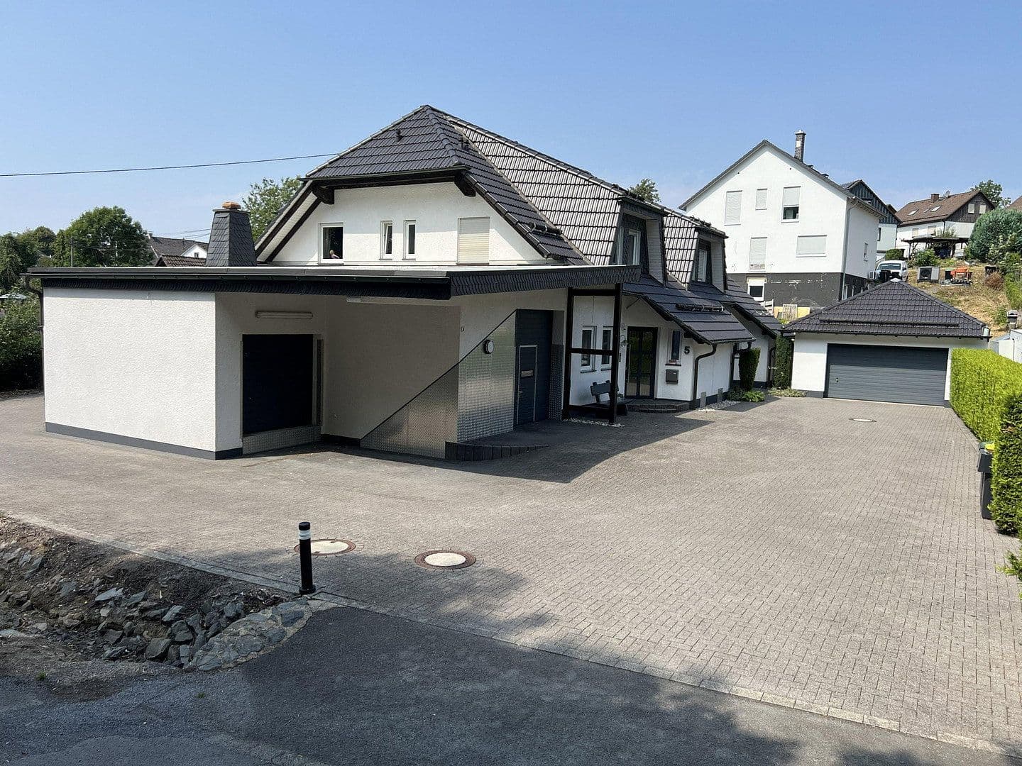 Predaj domu 301 m², pozemok 1.047 m², An der Silberkuhle 5, Reichshof, Severné Porýnie - Westfálsko Predaj domu 301 m², pozemok 1.047 m², An der Silberkuhle 5, Reichshof, Severné Porýnie - Westfálsko