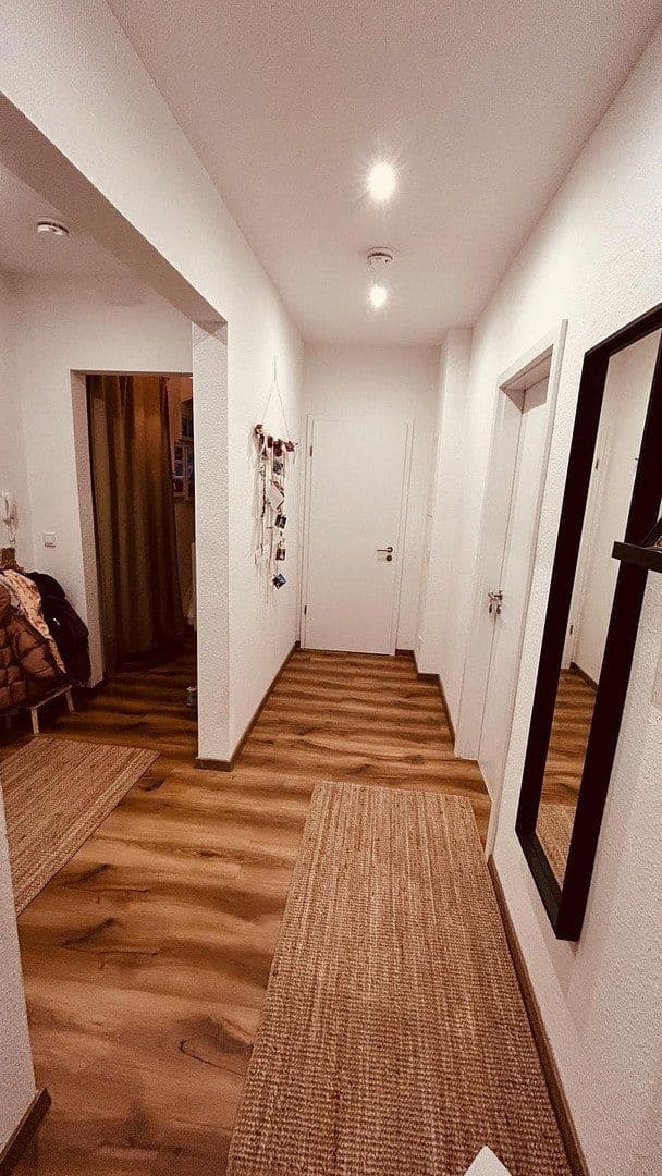 Prenájom bytu 6-izbový 160 m², Zwickauer Straße 481, Chemnitz, Sasko Prenájom bytu 6-izbový 160 m², Zwickauer Straße 481, Chemnitz, Sasko